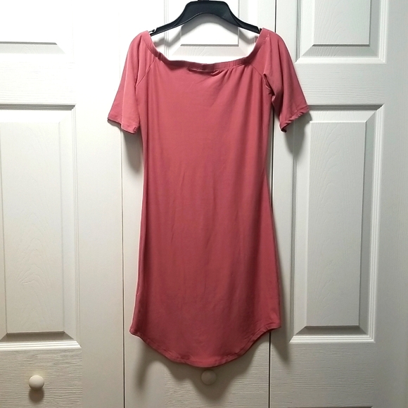 Derek Heart Off Shoulder Short Dress, Dusty Rose Size Small - Picture 3 of 9
